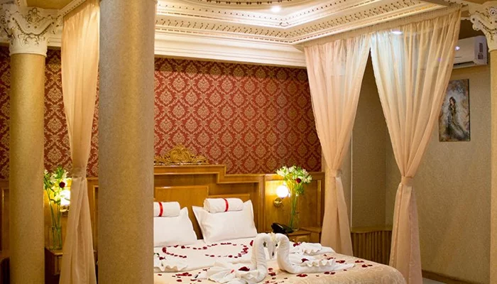 سفربازی - اتاق هتل زهره اصفهان